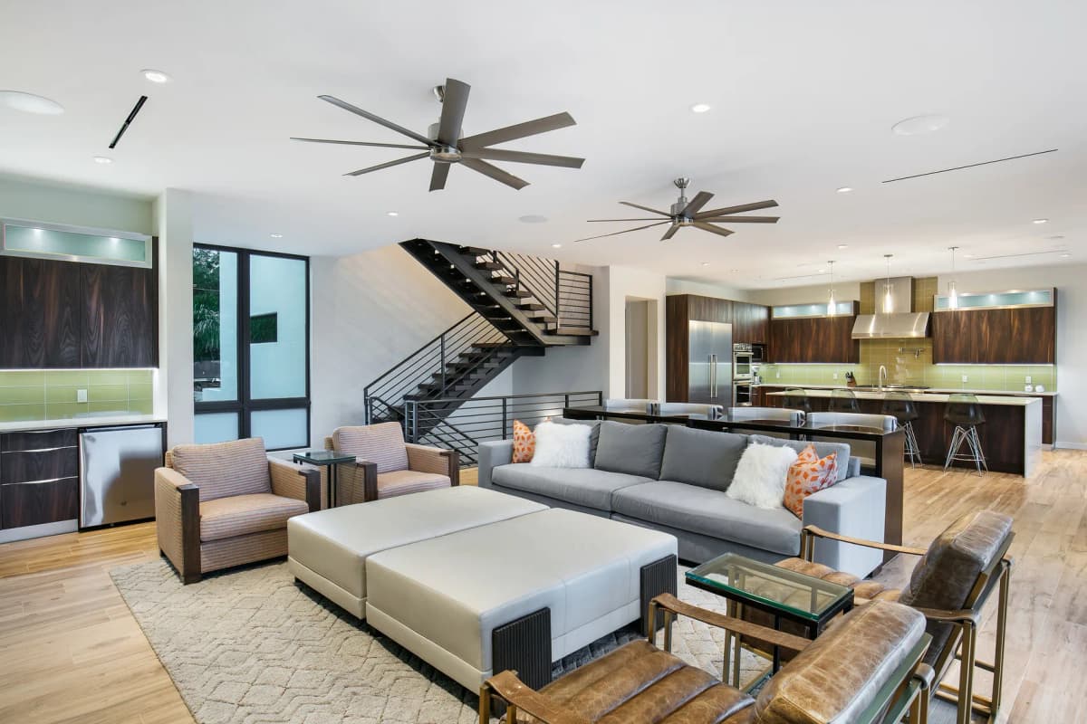 Custom Home Features for Entertaining: Creating the Perfect Space for Guests