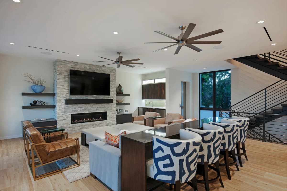 Bayshore Contemporary photo 5