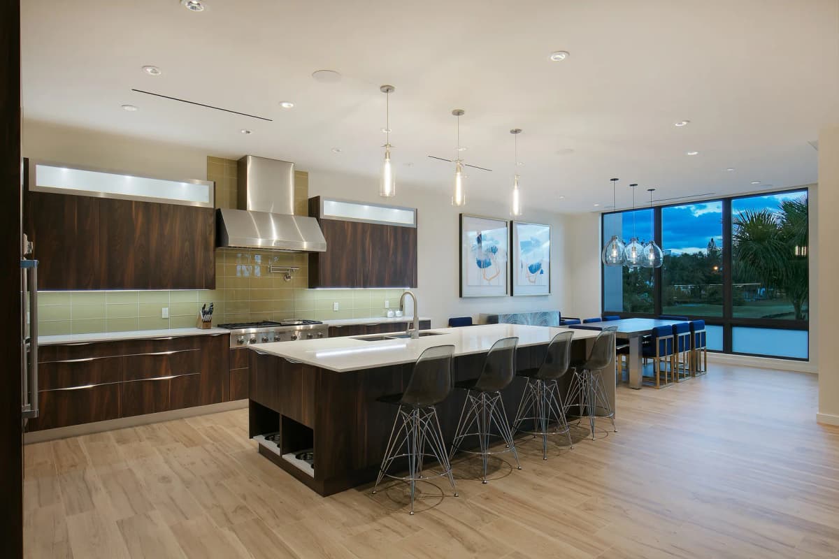 Bayshore Contemporary photo 6