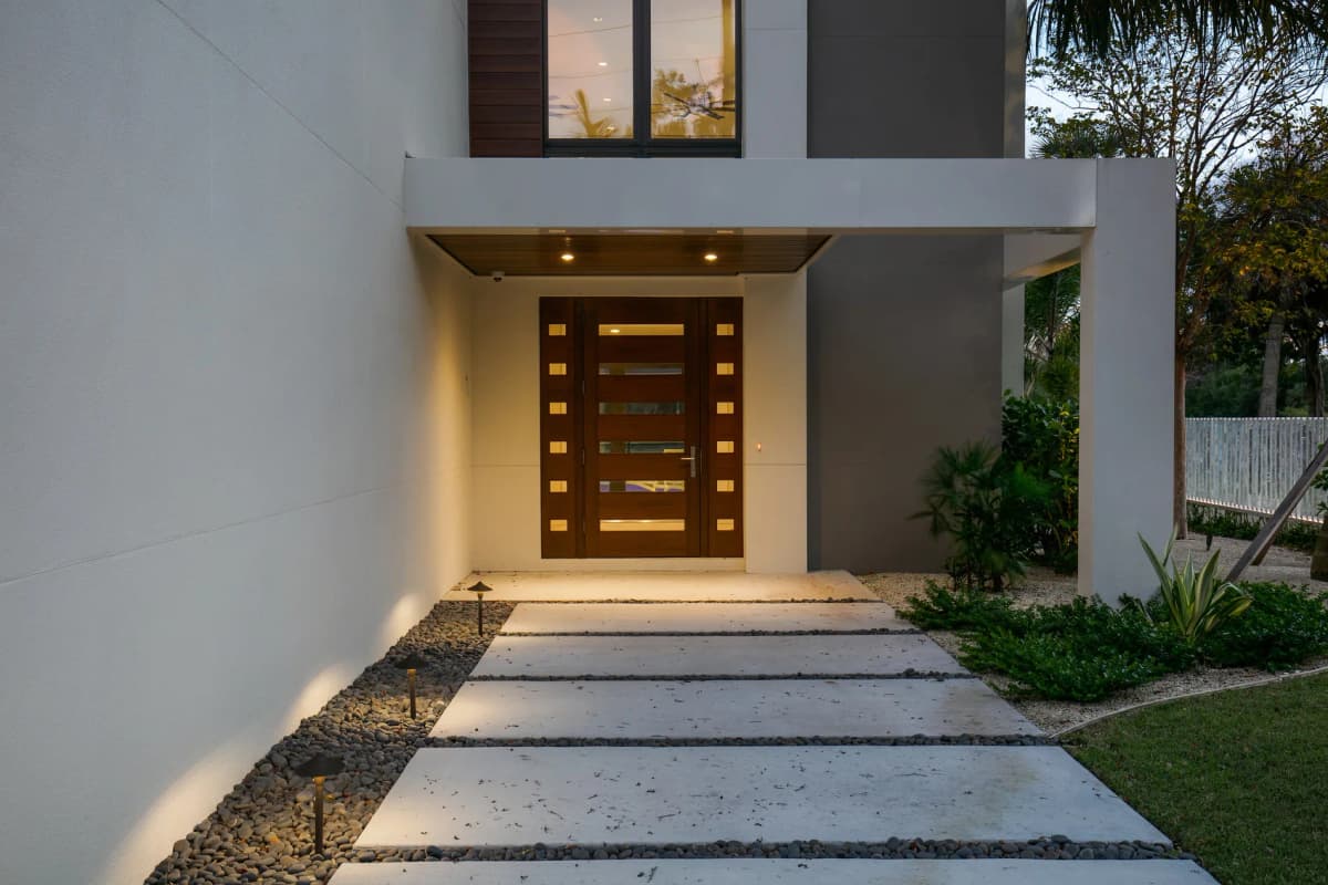 Bayshore Contemporary photo 2