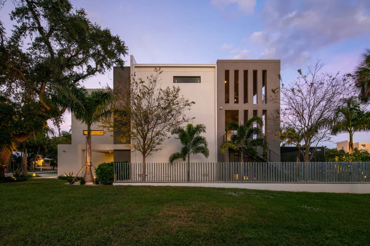 Bayshore Contemporary photo 3
