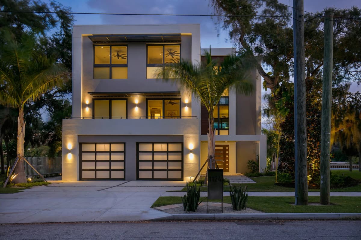 Bayshore Contemporary photo 1