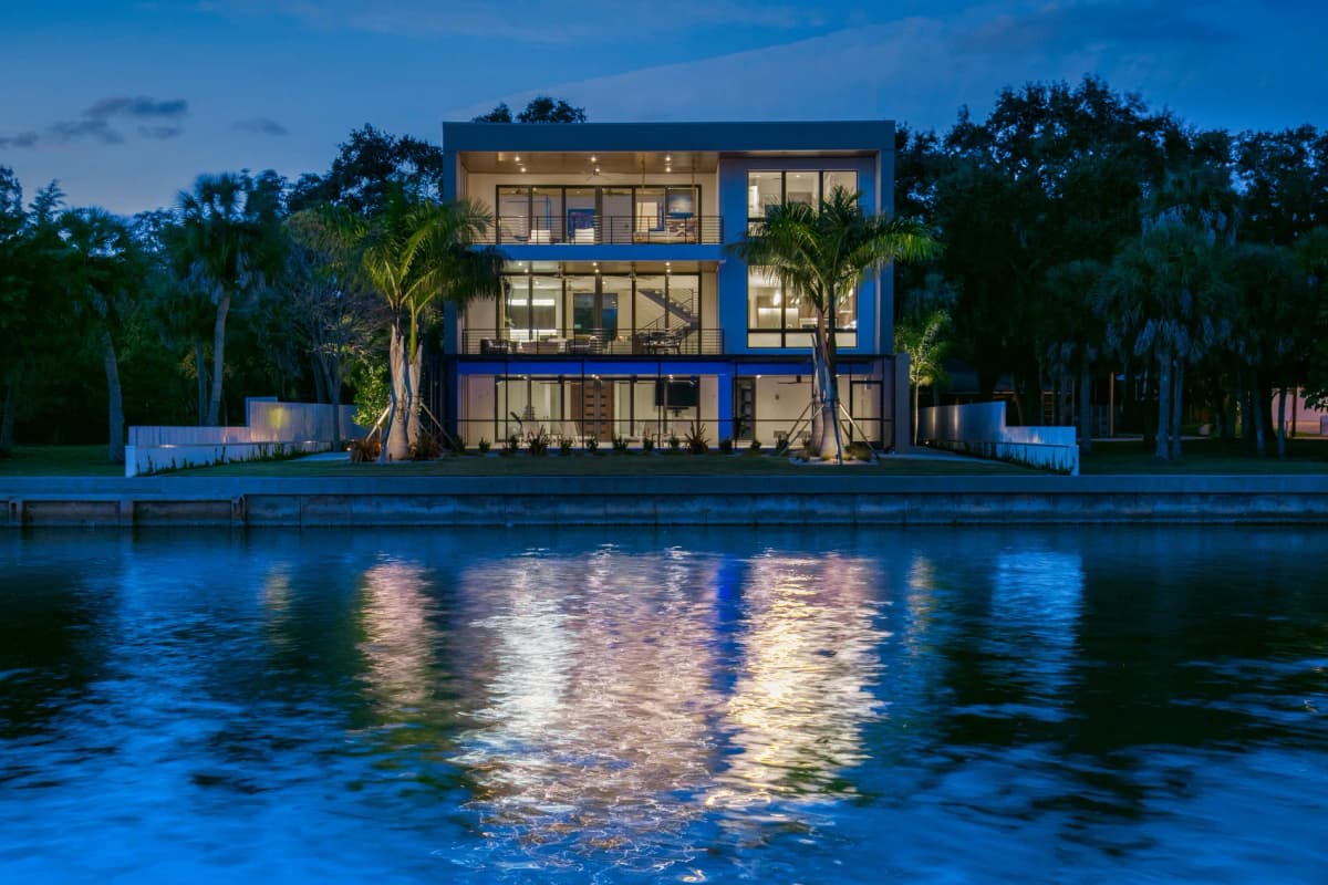 Bayshore Contemporary photo 9