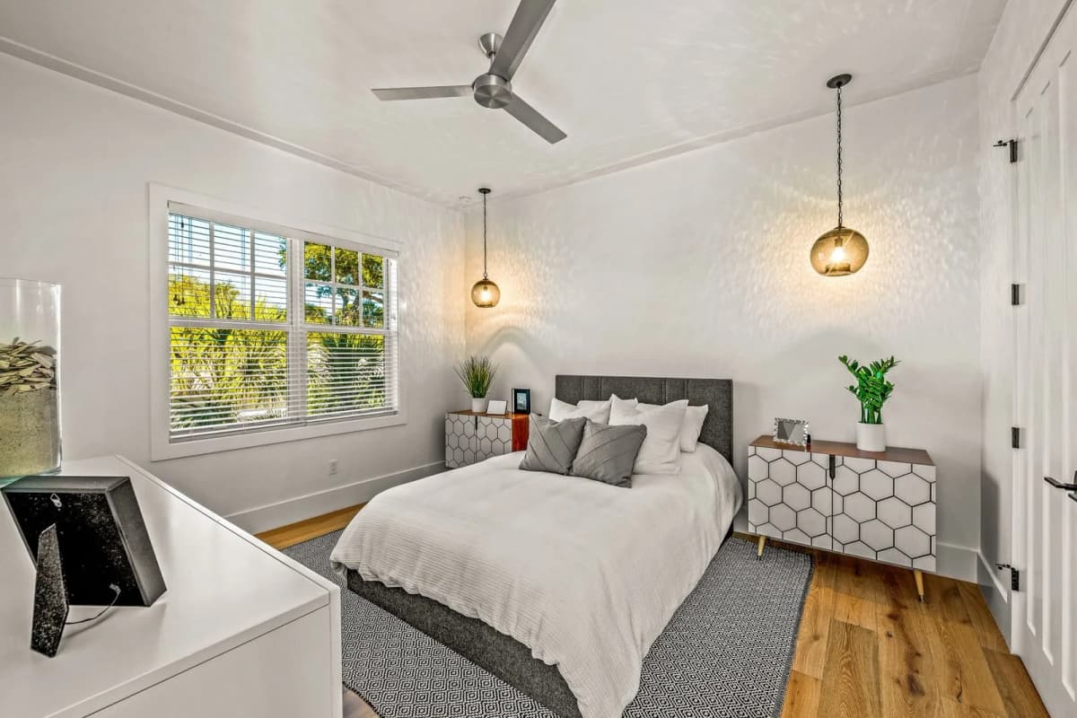 Guest bedroom