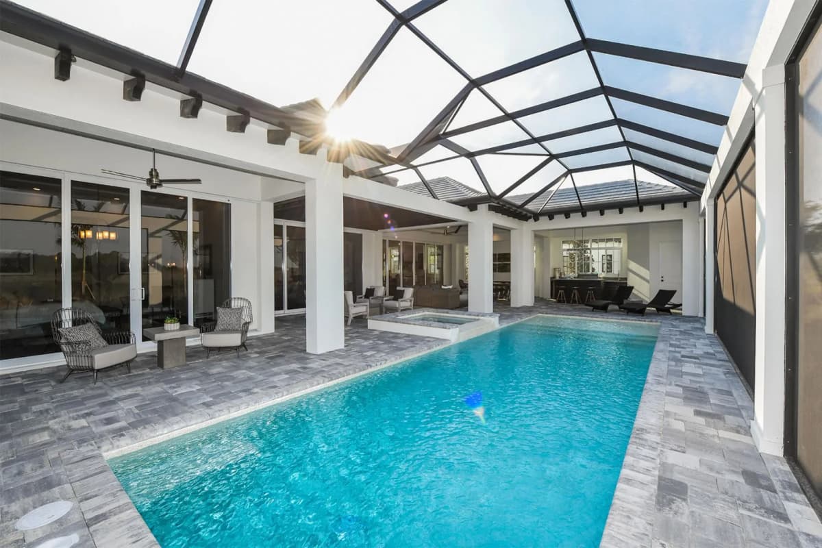 Pool with sun shelf under the lanai