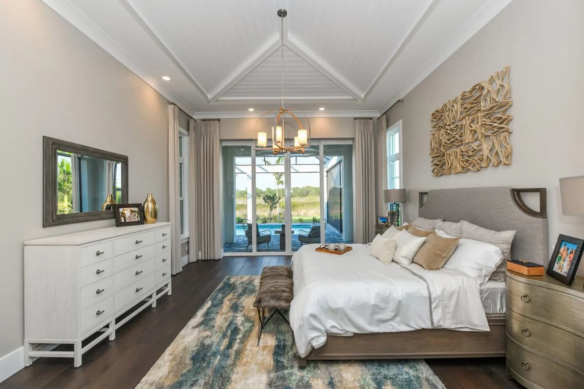 Primary suite with custom ceiling