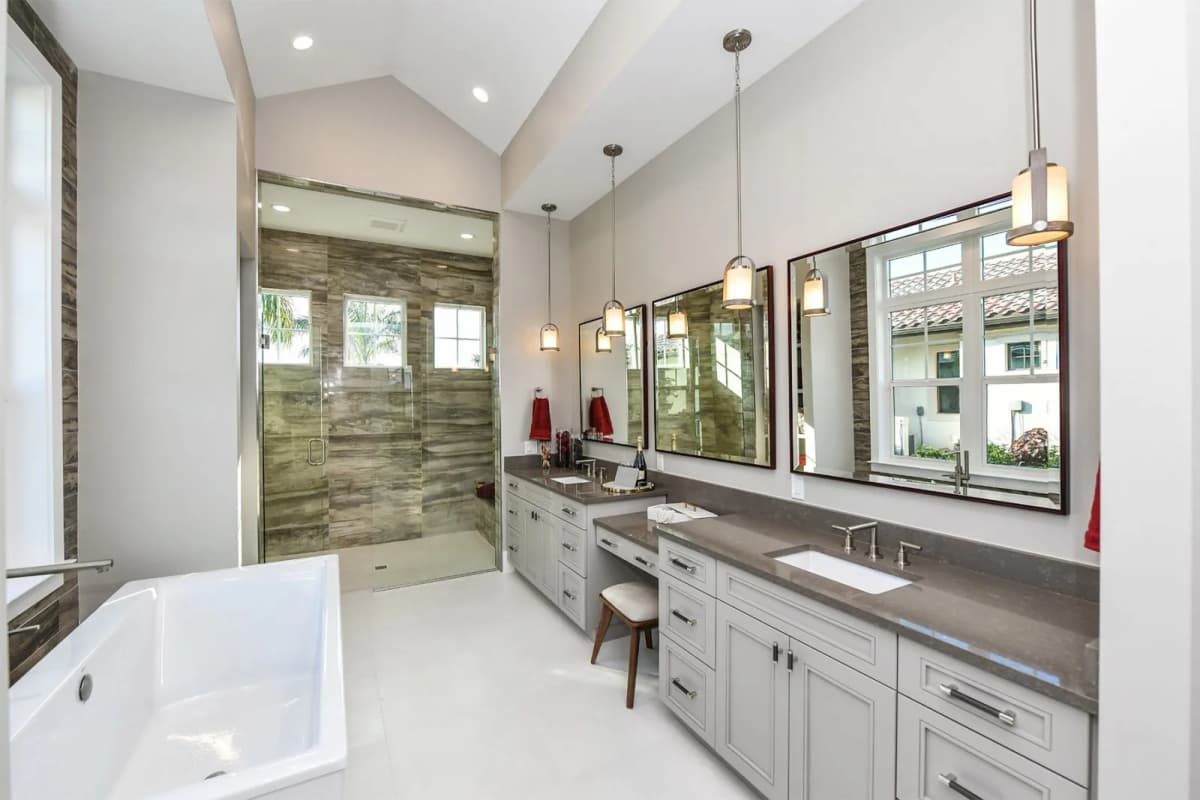 Primary bath with freestanding tub