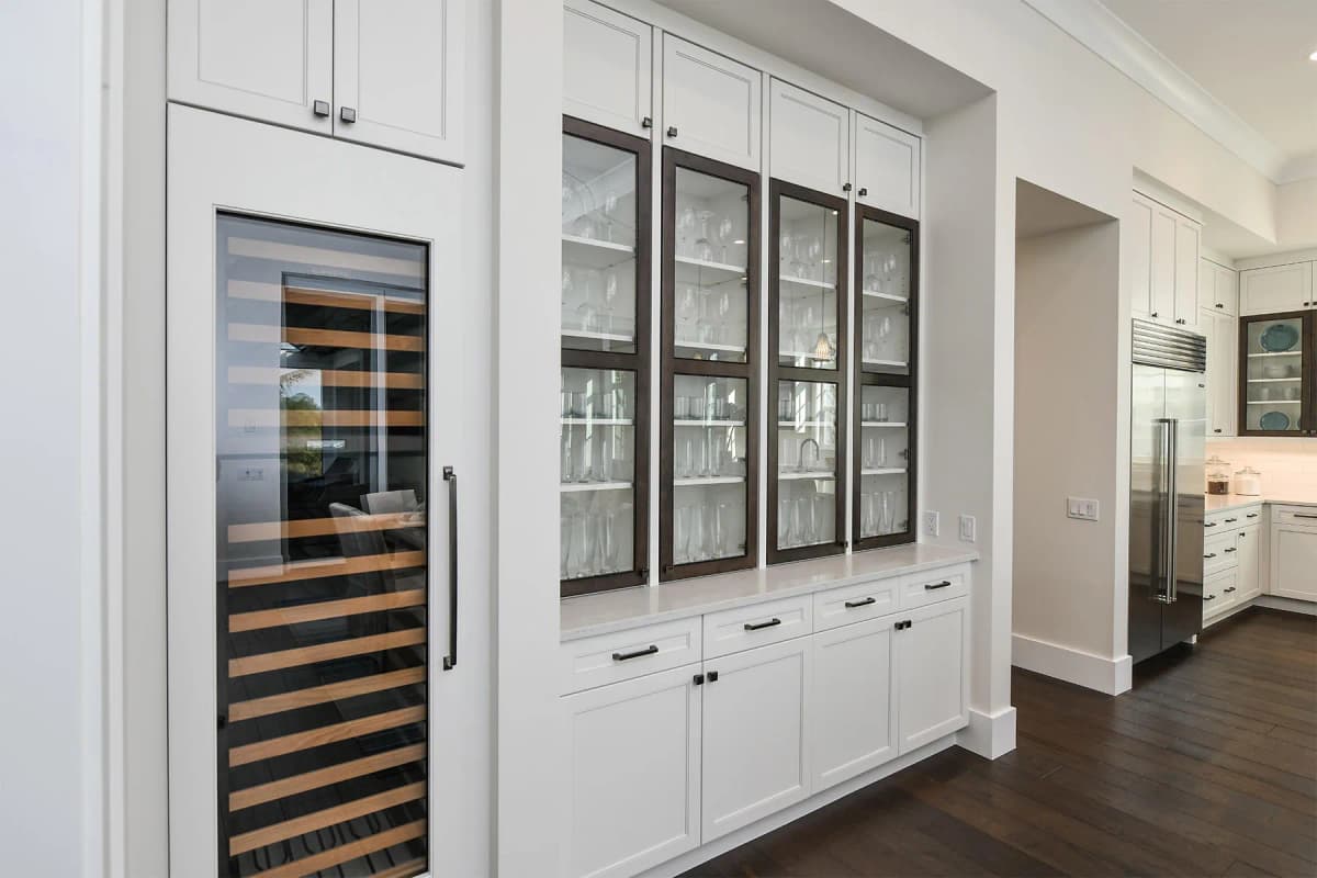 What are the Benefits of Custom Cabinets?
