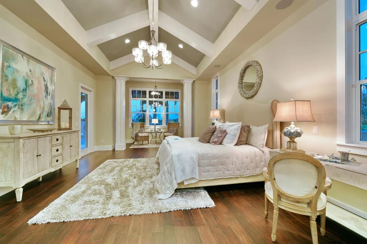 Primary suite with vaulted ceiling